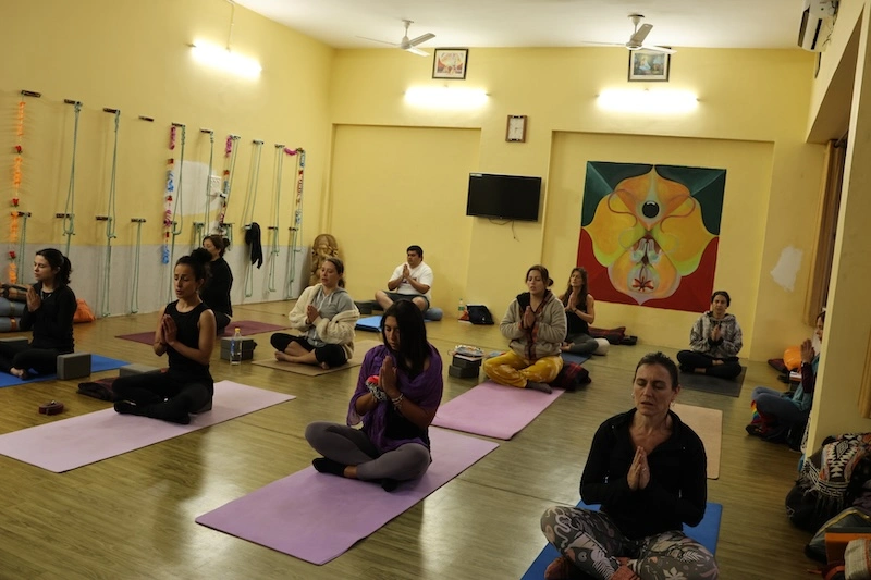 100 Hour Yoga Teacher Training in Rishikesh